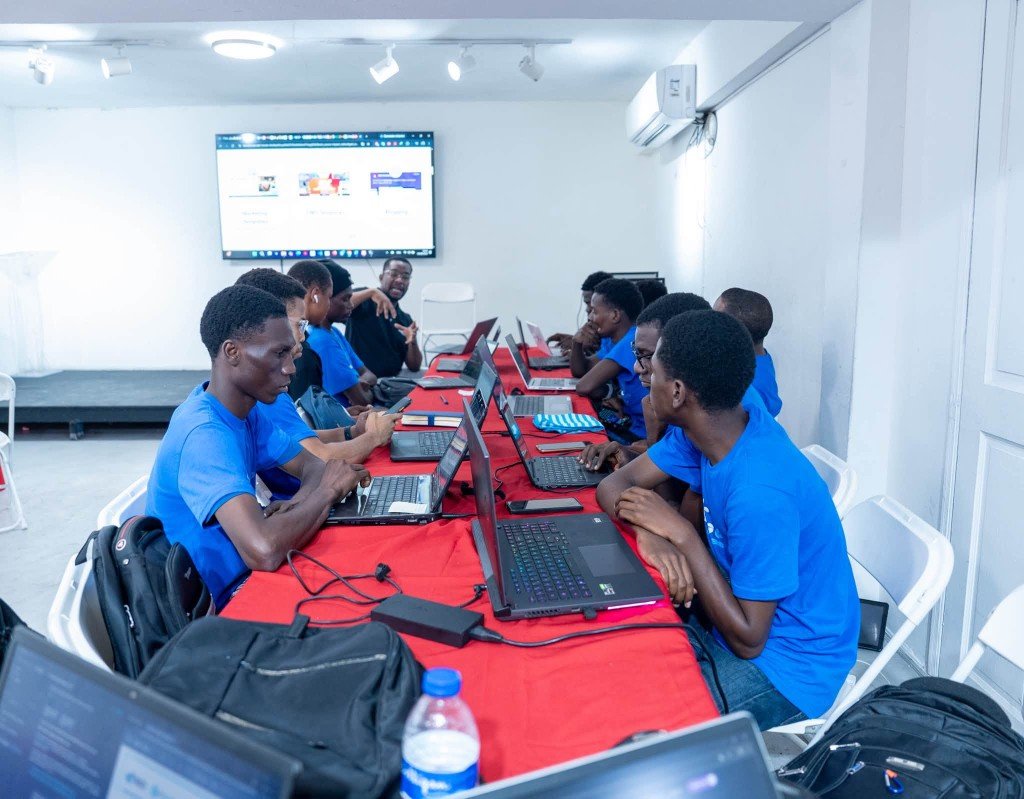 Atelier de programmation dans un club Coding Club Haïti